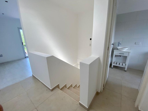 Imagen 15 de 20 de Duplex 4 Amb Complejo Con Piscina Ituzaingo