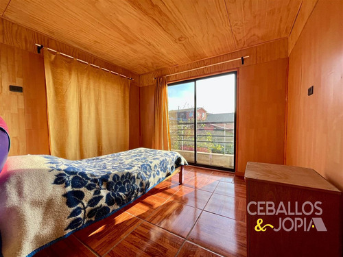 Casa En Venta De 7 Dorm. En Quilpué