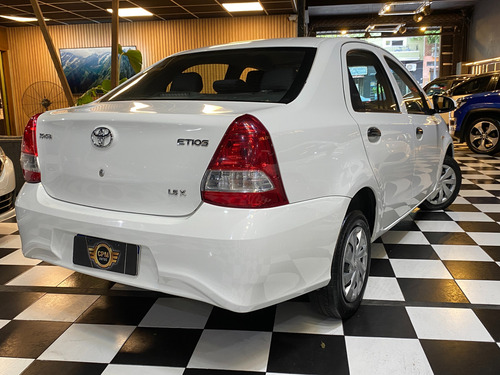 Toyota Etios 1.5 Sedan X