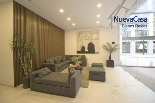 Estrena! Departamento A La Venta, Ubicado Sobre Universidad, Col. Del Valle.