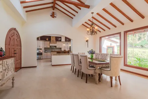 Casa En Venta En Las Palmas. Cod V11168