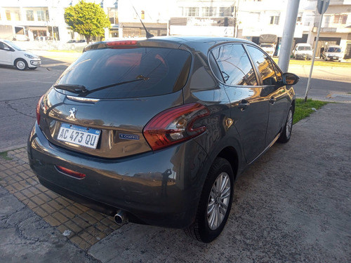 Imagen 6 de 15 de Peugeot 208 2017 1.6 Allure