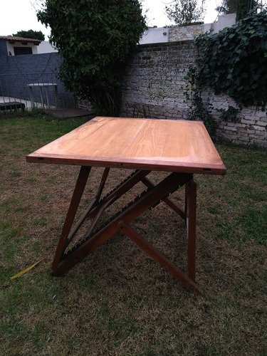 Tablero De Dibujo Antiguo Con Tecnígrafo En Muy Buen Estado