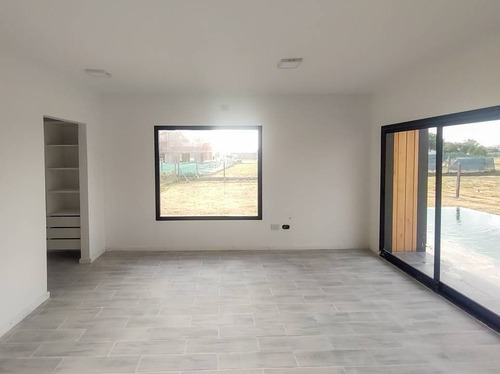Imagen 27 de 30 de Moderna Casa De 4 Ambientes A Estrenar En Venta En San Ramiro, Pilar Del Este