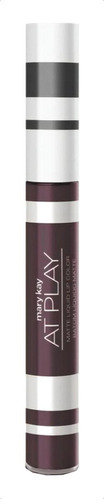 Labial Mary Kay Liquid Lipstick At Play color plum noir satinado