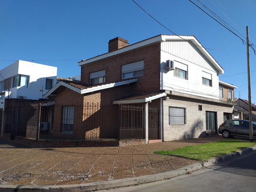 Venta De Chalet 4 Ambientes