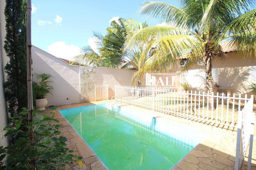 Casa À Venda No Jardim Alto Rio Preto Com 3 Quartos, 4 Vagas - V5003