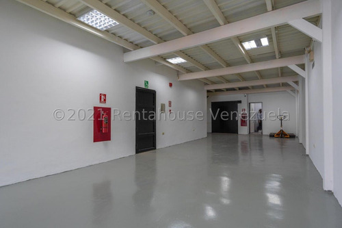 Imagen 4 de 24 de Alquilo Edificio Comercial , Tres Pisos, Con Excelente Ubicación Catia !!!! Excelente Oportunidad!