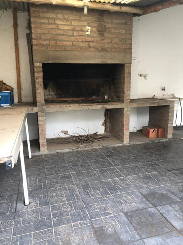 Casa En Los Boulevares- Los Hungaros 4494-tres Dormitorios Y Departamento Independiente