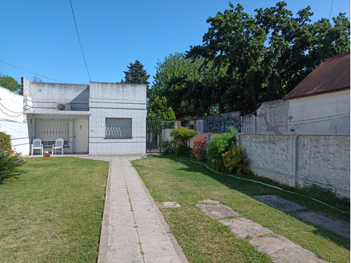 Casa En Venta En Rafael Calzada