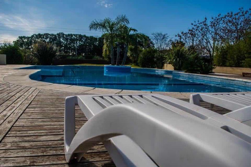 Cabaña En Alquiler - 2 Dormitorios 1 Baño - 64mts2 - City Bell, La Plata
