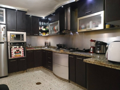 Imagen 21 de 24 de Re/max. Iris Hernandez. Vende Apartamento (280/130m2). Las Quintas. Naguanagua. Codigo 139337. ( Solo Para Clientes )