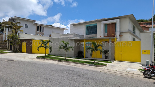 Ms: 24-3353 Vendemos Espectacular Y Nueva Casa En Loma Linda, El Hatillo. A=680m2, 4h, 5b, 11p.