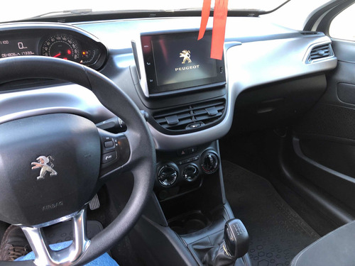 Imagen 13 de 15 de Peugeot 208 2018 1.6 Allure