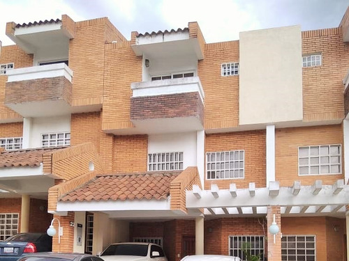 Imagen 2 de 26 de Mary Castro Alquila Town House En Piedras Pintadas