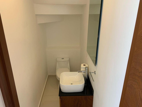 Casa En Venta En Residencial Arbolada 4 Recs Y 3.5 Baños, Cancun Quintana Roo