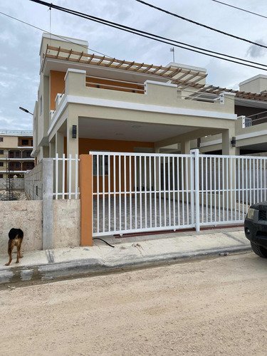 Disponible Para La Venta Casa En Construcción