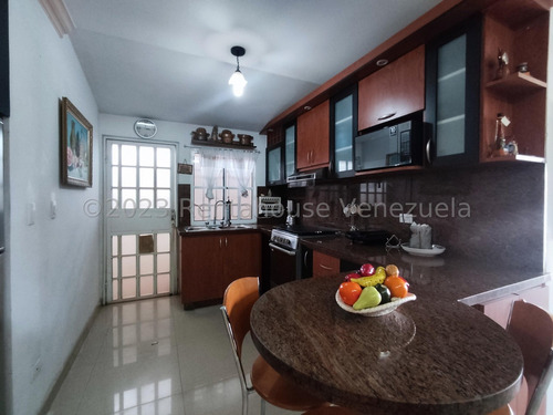 Casa En Venta Canaima Ii Guatire. 24-3741 Jt