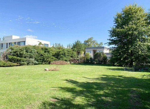 Terreno Venta 1020 Mts 2 Totales - Arturo Segui