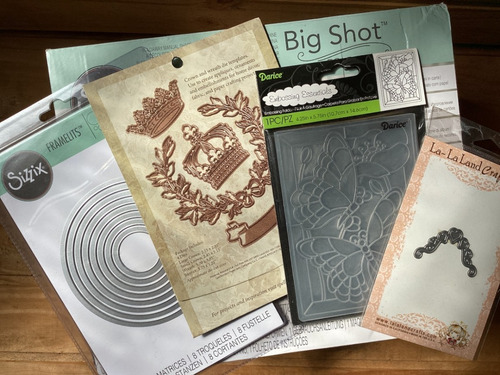 Imagem 3 de 5 de Máquina De Corte Relevo Sizzix Big Shot Foldaway Kit C/dies