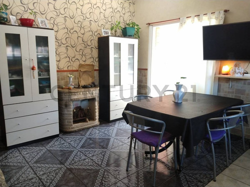 Imagen 4 de 11 de Venta Ph 4 Ambientes Con Patio, Quincho Y Parrilla En Paternal!!