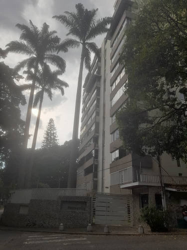 En Venta Espectacular Apartamento Ubicado En La Urbanización La Florida