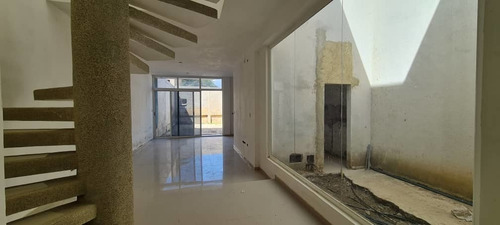 Imagen 4 de 14 de Townhouse En Venta En La Trigaleña 200mts Alexandra Ramírez 0414-704-1922