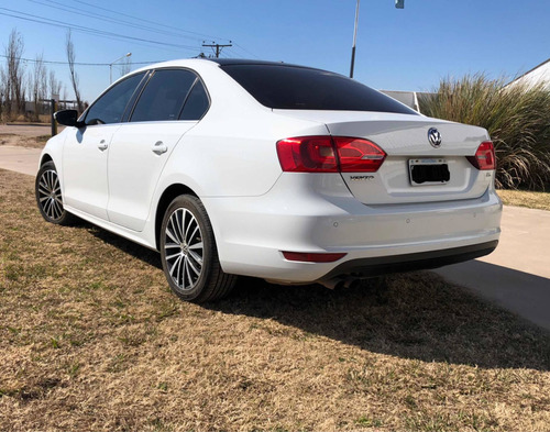 Imagen 4 de 9 de Volkswagen Vento 2014 2.5 Luxury 170cv Tiptronic
