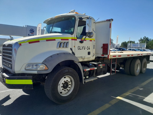 Camion Mack, Carroceria Plana, Año 2014, 98.000 Kilometros