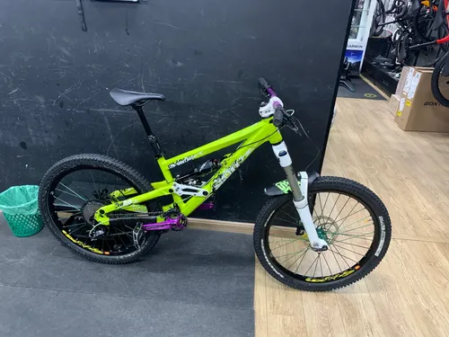 Bicicleta downhill barata hot sale