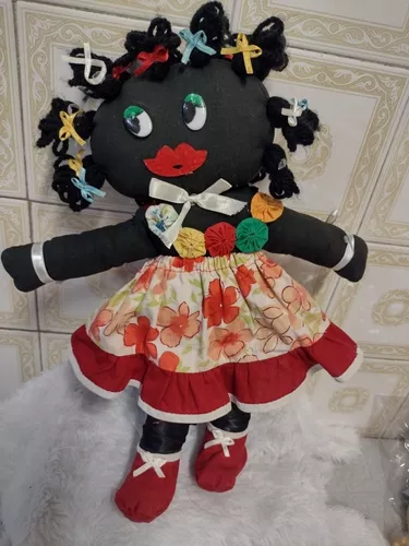 Oblee Marketplace  Boneca de Pano Negra Lisa Com Troca de Roupa