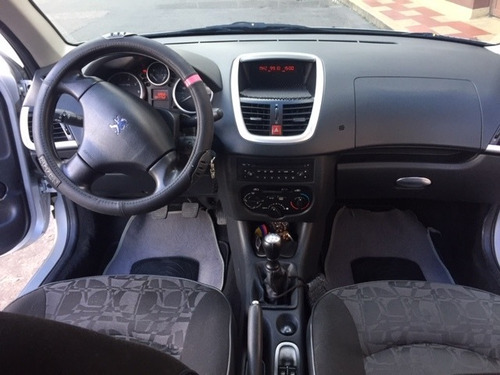 Peugeot 207 Compac Sedan Modelo 2011