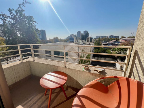 Departamento En Venta De 2 Dorm 1b 1e 1bod. En Macul