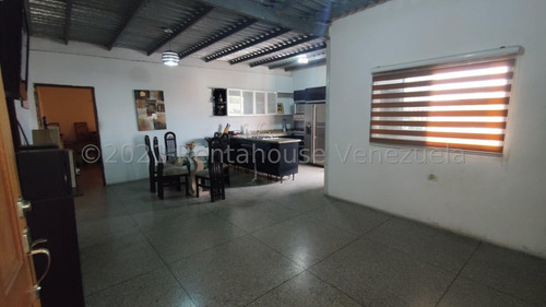  *edificio Comercial En Venta En El Centro De Barquisimeto R E F  2 - 3 - 2 - 3 - 4 - 8 - 1  Mp*