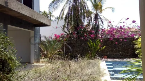 Amplia Casa En Construcción