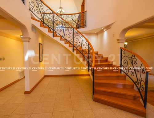 Casa En Venta En Fraccionamiento Rincon De Las Lomas Chihuahua, Chih.