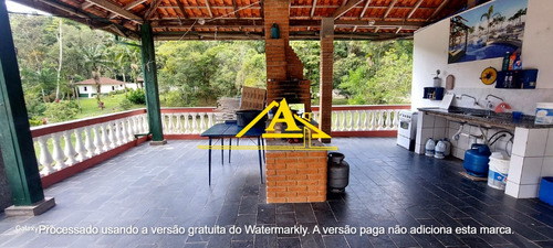 Linda Chácara Com Lago, Nascente E Pisicina Em Juquitiba