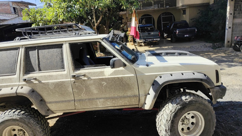Jeep Cherokee Cherokee Sport 4x4 At