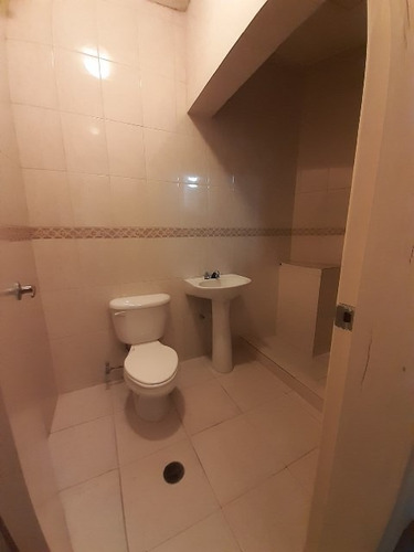 Imagen 12 de 14 de Uso Comercial 5 Hab 4 Ba 1 Pe Urb Guaicaipuro Caracas