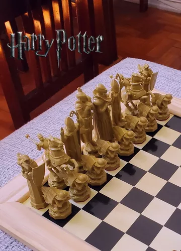 Xadrez Harry Potter Dois Reis E Peões Foto de Stock Editorial - Imagem de  madeira, xadrez: 279063698