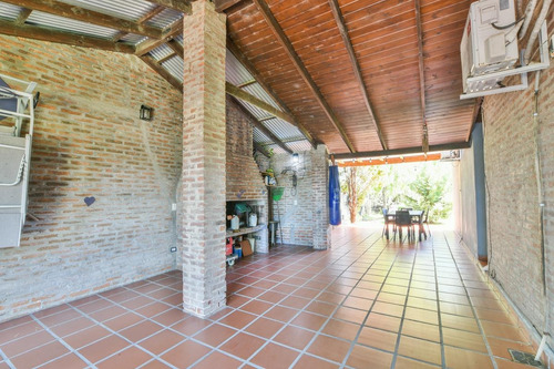 Casa De 3 Dormitorios En Venta Con Pileta - Aldea - San Eduardo