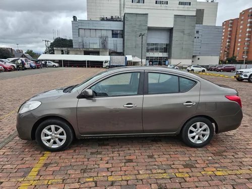 Nissan Versa 1.6 Advance