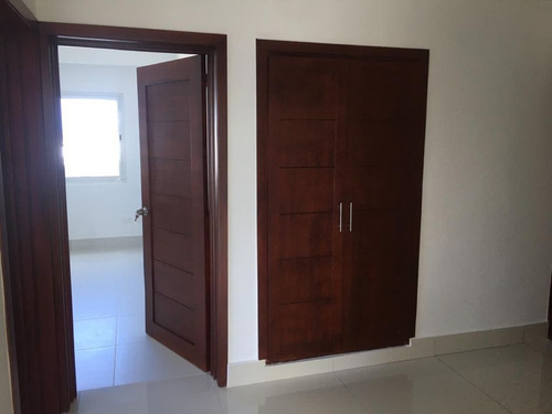 Apartamento De Tres Habitaciones En Venta En El Vergel