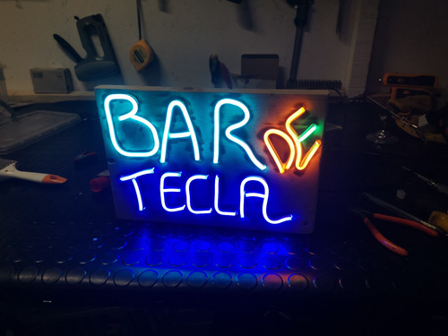 Imagen 3 de 5 de Fabricación Letreros Led Neon Personalizados En Madera.