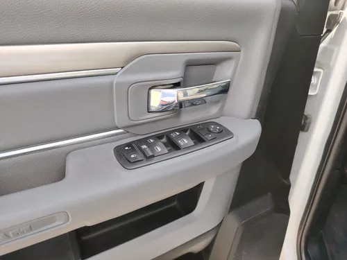 RAM 1500 3.6 V6 Crew Cab SLT At
