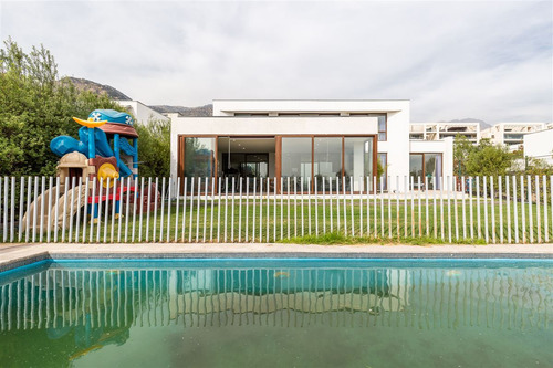 Casa En Condominio, San Carlos De Apoquindo.