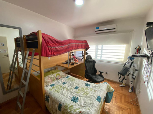 Casa 5 Ambientes 350 M² Cub, - Garage 2 Autos - Pileta - Haedo