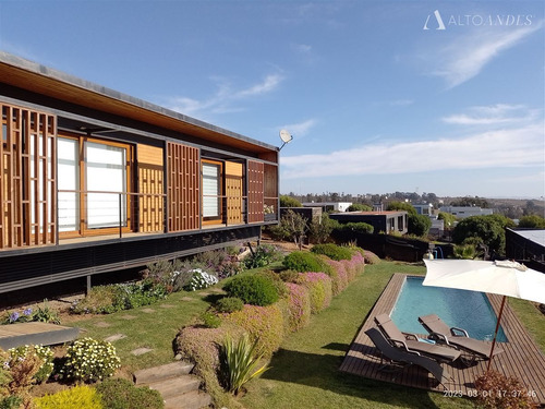 Casa En Venta De 3 Dorm. En Quintero