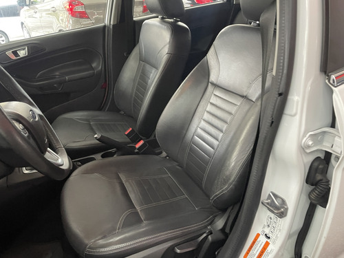 Ford Fiesta 1.6 TITANIUM HATCH 16V FLEX 4P AUTOMÁTICO