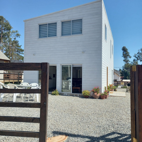 Hermosa Casa Lineas Puras En Los Bosques De Algarrobo